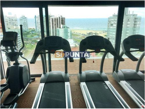 Imagen 13 de 28 de Torre De Categoría Con Piscina En Piso 16