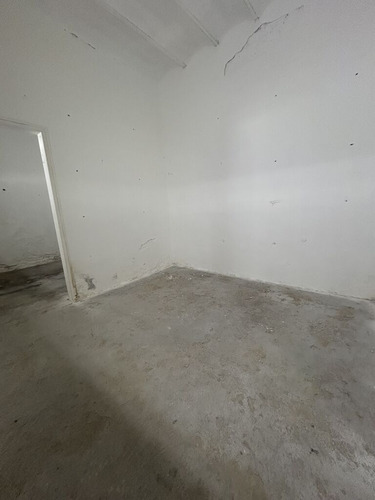 Alquiler Local Comercial 200 Mts 2 En 18 De Julio Cordón.