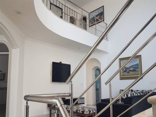 Imagem 2 de 30 de Imperdível Sobrado Com 3 Dorms Sendo 1 Suite Master, 2 Suítes, 2 Salas, Jardim, Sauna, 4 Vagas De Garagem, Piscina Com Cascata, Agende Sua Visita Correndo. - Hm3354