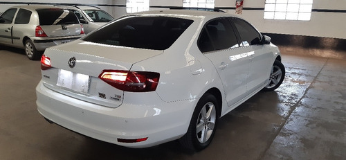 Imagen 5 de 15 de Volkswagen Vento 1.4 Tsi Dsg Highline 150cv At - 2017