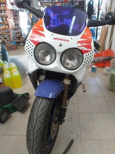 Imagen 11 de 16 de Honda Cbr 900 Rr