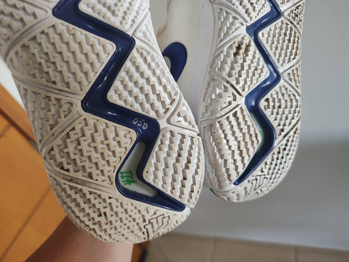 Tênis Nike Kyrie 4 (Usado)