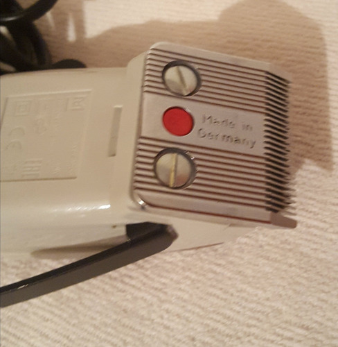 Imagen 4 de 8 de Maquina De Afeitar Profesional Moser 220v