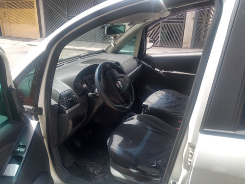 Fiat Idea Attractive 1.4 Flex 8v Ano 2012