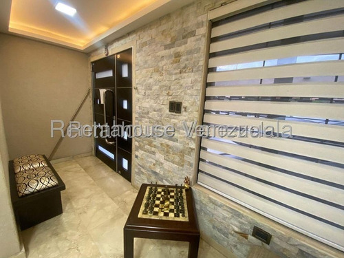 ¡bienvenido A Tu Hogar Ideal! Esta Impresionante Casa De Lujo Esta Ubicada En La Codiciada Zona Norte De La Ciudad, Donde Disfrutaras De La Comodidad De Tener Comercios, Colegios Y Facil Acceso
