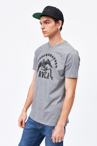 Imagen 2 de 4 de Remera Time Tie Rvca Hombre