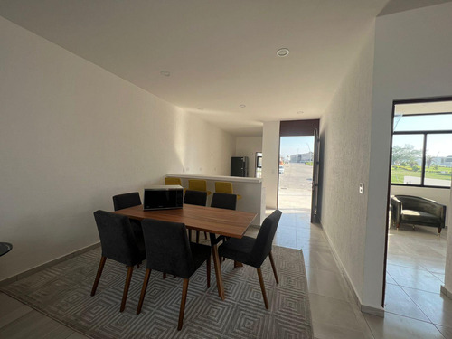 Casa En Venta Con Excelentes Acabados.