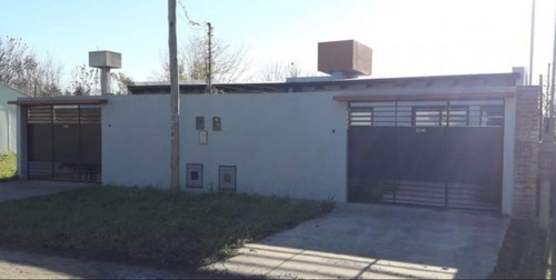 Casa En Venta - 2 Dormitorios 1 Baño - Cochera - 150mts2 - Villa Elvira, La Plata