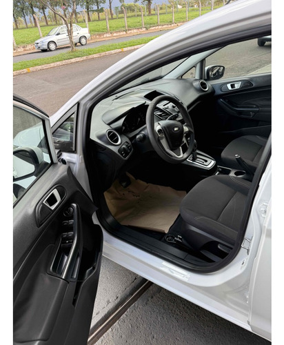 Ford Fiesta 1.6 SE PLUS DIRECT HATCH 16V FLEX 4P POWERSHIFT
