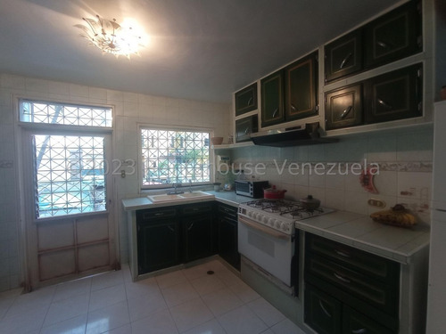 Imagen 4 de 30 de Casa En Venta En Centro Barquisimeto Lara +++23-19052 */m.e.c - R-a-h N° +0-4-2-4- 5.5.6. 5.7. 5.9 *--**
