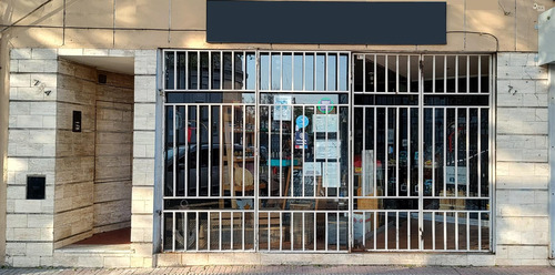 Local En Avenida Alberdi Paseo Comercial