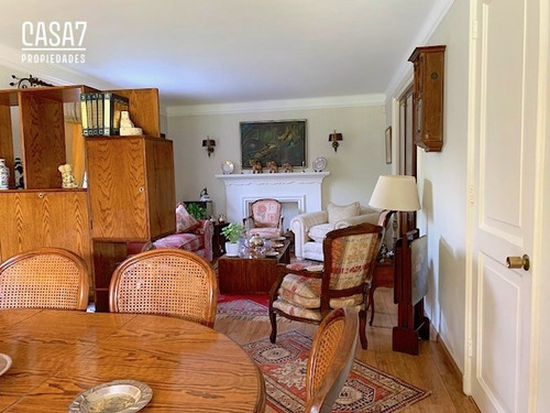 Casa En Venta De 5 Dorm. En Providencia