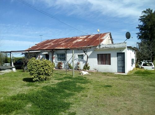 Casa Grande Y Una Hectárea Y Cuarto De Campo En Juanico 