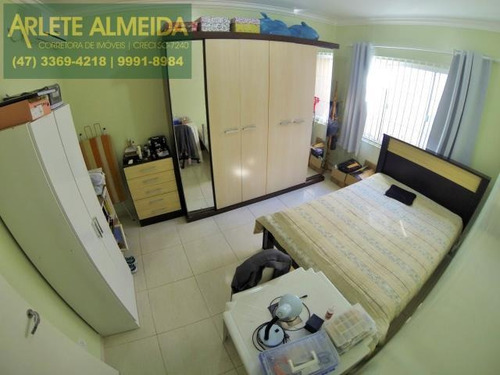 Imagem 13 de 15 de Casa No Bairro Centro Em Porto Belo Sc - 859