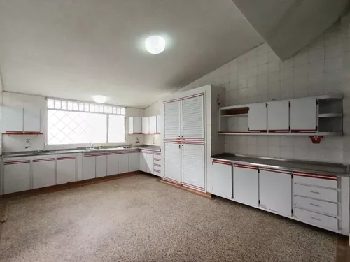 Casa En Venta En Quinta Bosch. Cod V30257