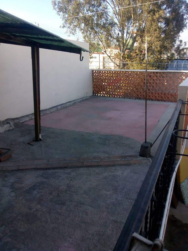 Casa En Venta Con 1 Departamento Independiente 180m2, Col. Jacarandas, Iztapalapa.