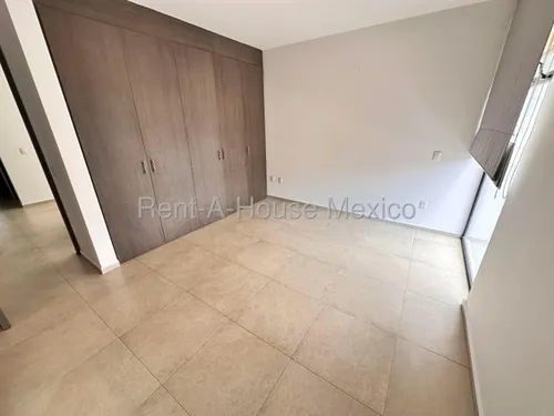 Zibata, Qro. Se Vende Casa Con 3 Recamaras 175 M2 De Construccion Qh 253112
