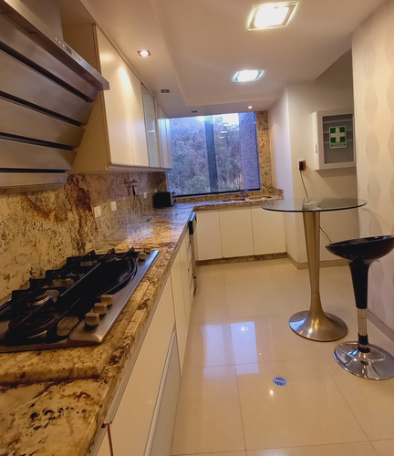 Imagen 6 de 13 de Apartamento Moderno En Las Chimeneas. Alquila Crismelia Castillo.
