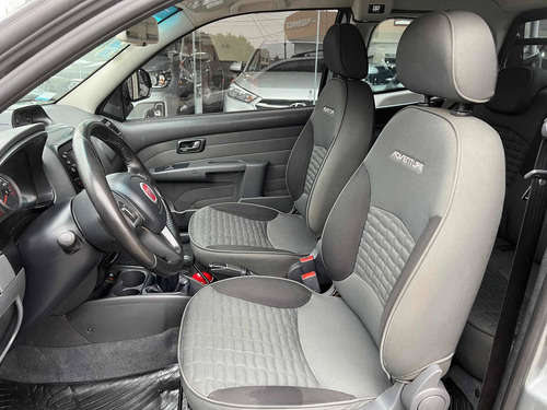 Imagen 8 de 13 de Fiat Strada 2015 1.6 Adventure Cd
