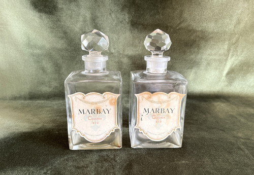 Dos Antiguos Frascos De Perfume En Cristal