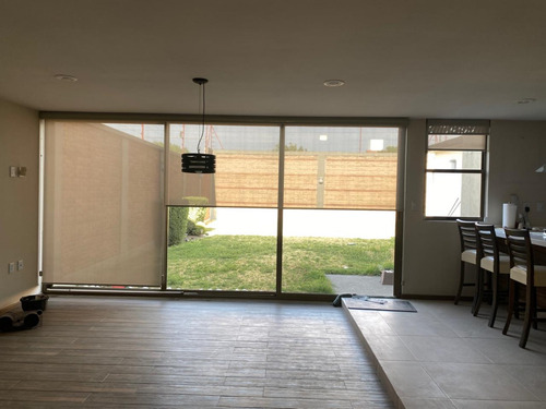 Hermosa Y Cómoda Casa En Venta En Calimaya.