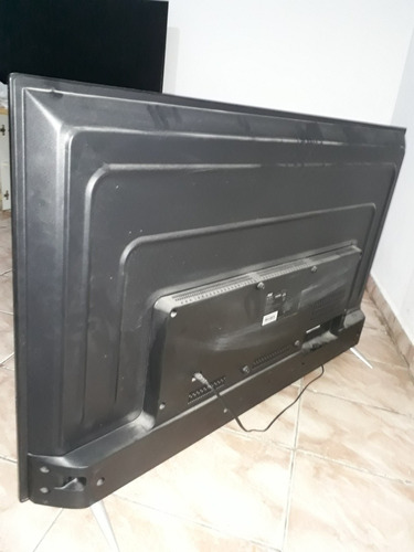 Imagem 2 de 6 de Televisor Tv, Aoc 50 Polegadas 4k Ultra Hd. Tela Quebrada