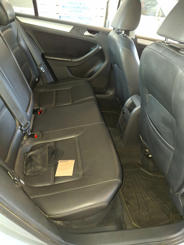 Volkswagen Jetta 2.5 Style Tiptronic At