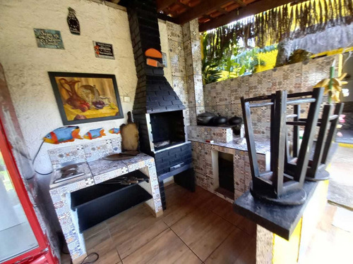 Imagem 4 de 14 de 1.000m², 05 Dormitórios, Churrasqueira E Piscina Aquecida !!