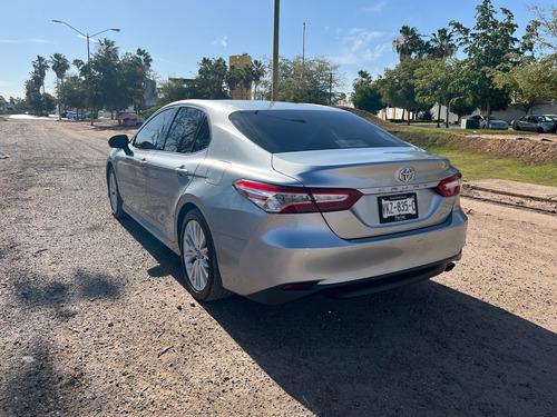 Toyota Camry 2.5 Xle At