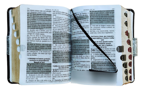 Bíblia Sagrada Rc Letra Grande Tamanho Médio Com Índice Lateral Capa Preto Onça Com Botão Lateral