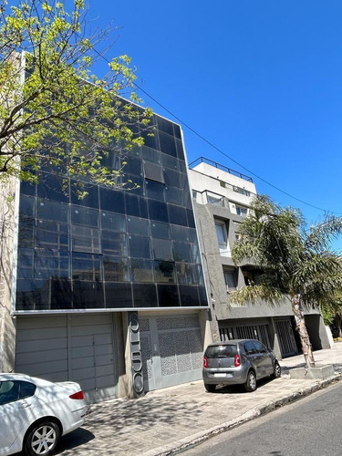 Edificio Comercial - Oficinas - Depósito - Liniers - Alquiler
