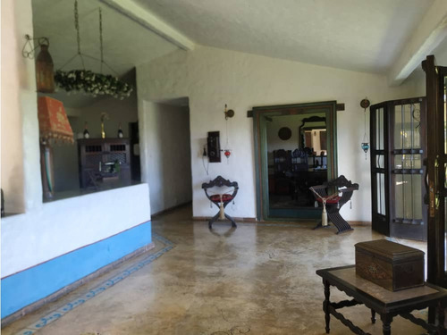 Casa En Venta De Estilo Español La Suiza San Antonio