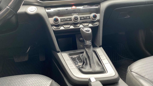 Imagen 13 de 15 de Hyundai Elantra 2019 2.0 Limited Tech Navi At