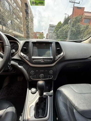 Jeep Cherokee 3.2 Longitude Plus