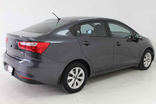 Imagen 5 de 14 de Kia Kia Rio Sedan 2017 4 Cilindros