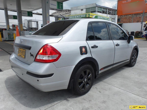 Imagen 8 de 25 de Nissan Tiida Emotion