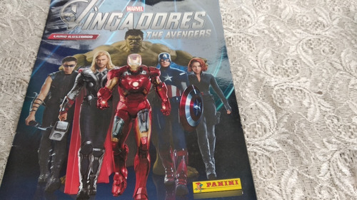 Álbum Com 5 Figurinhas (incompleto) Marvel Os Vingadores 