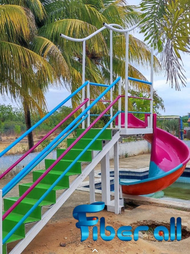 Tobogán En Fibra De Vidrio Tipo Caracol