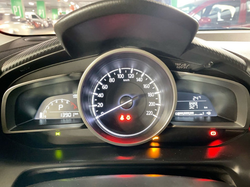 Imagen 20 de 25 de Mazda 2 Sedan