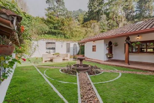 Casa En Venta En Las Palmas. Cod V11168