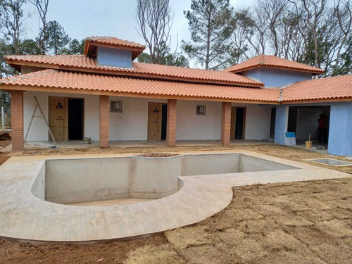 Imagem 1 de 10 de Chácara 1.000 M² Em Condominio - Chácara Em Ibiúna - Cód.184