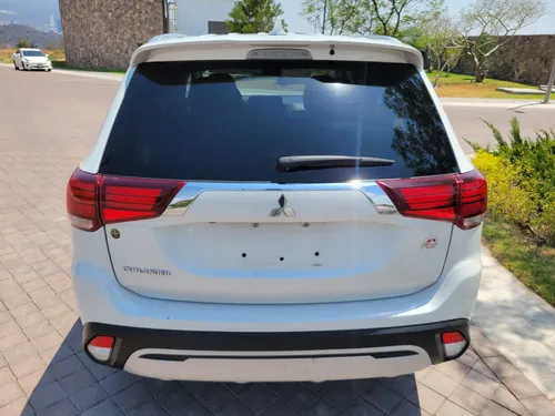 Mitsubishi Outlander 2.4 Limited Cvt