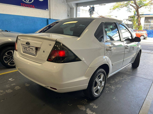 Imagem 6 de 13 de Ford Fiesta 1.6 Se Sedan 16v Flex 4p Manual