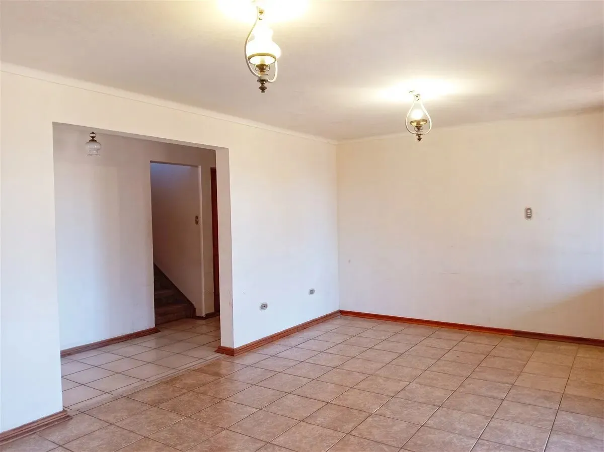 Imagen 4 de 15 de Casa En Arriendo De 3 Dorm. El Milagro, La Serena