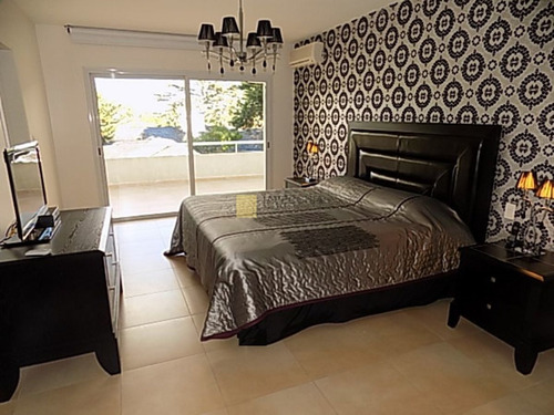 Imagen 13 de 24 de Venta De Casa De 4 Dormitorios En Boulevard Park