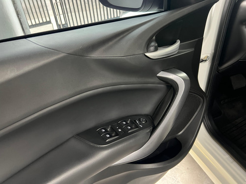 Fiat Cronos 1.8 16v Precision At6