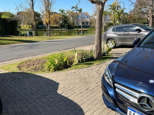 Imagen 29 de 30 de Excelente Casa Al Lago!!!