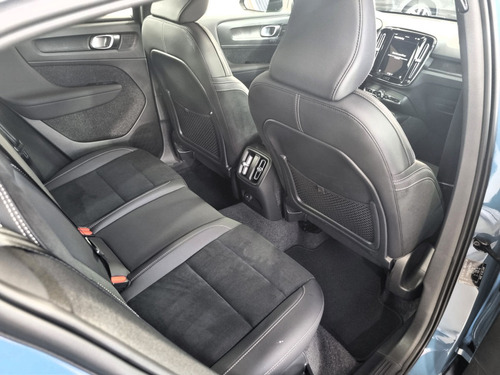 Volvo C40 P8 RECHARGE