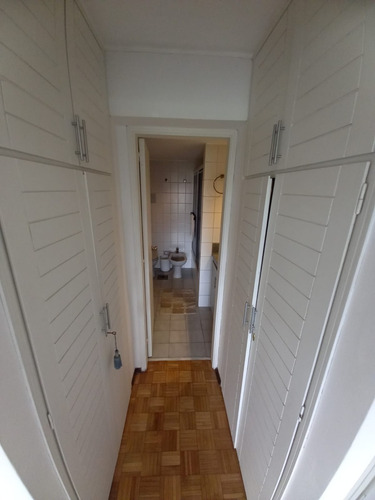 Imagen 6 de 14 de Excelente Apto. En Punta Carretas, 3 Dormitorios Más Servicio Completo. 2 Baños 1 En Suite Y Garaje. Estupenda Ubicación A Pasos De La Rambla, El Golf Y Punta Carretas Shopping.