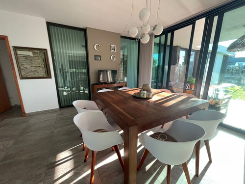 Imagen 7 de 30 de Venta Casa Al Canal Fondo Al Norte Nuevo Quilmes